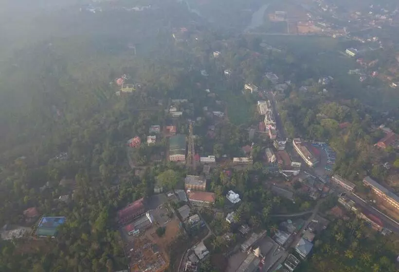 ホテル Wayanad Square