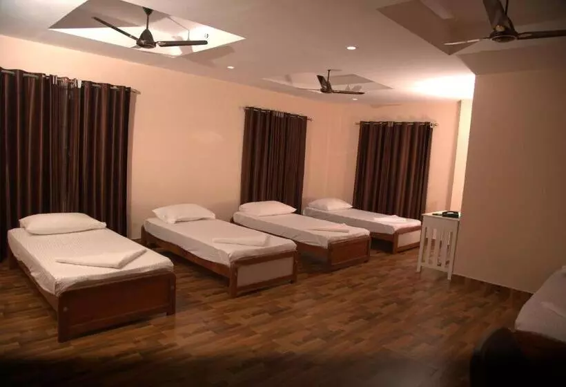 ホテル Wayanad Square