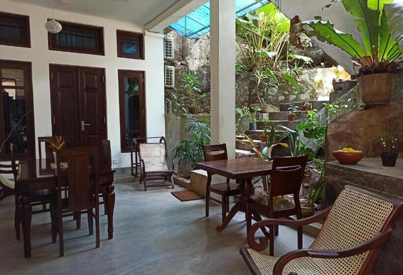 צימר Butterfly Jewel