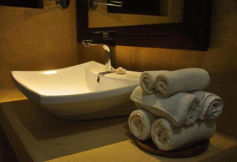 צימר Butterfly Jewel