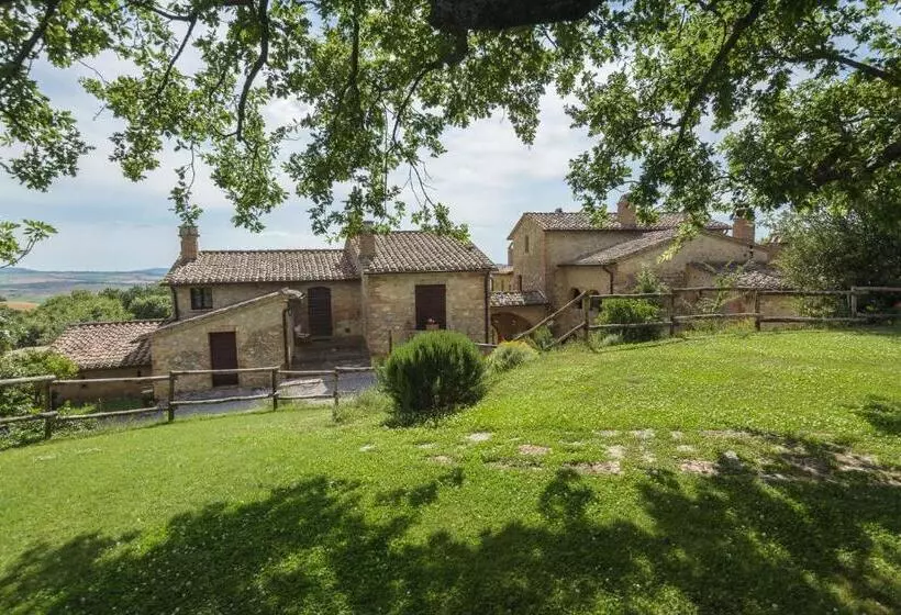 هتل Agriturismo Cerreto