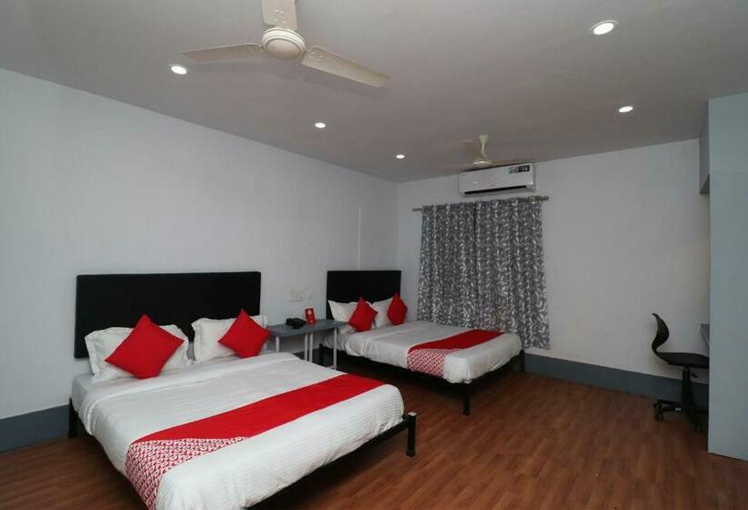 Hotel Vaccinated Staff- Oyo 28262 Signature Homes