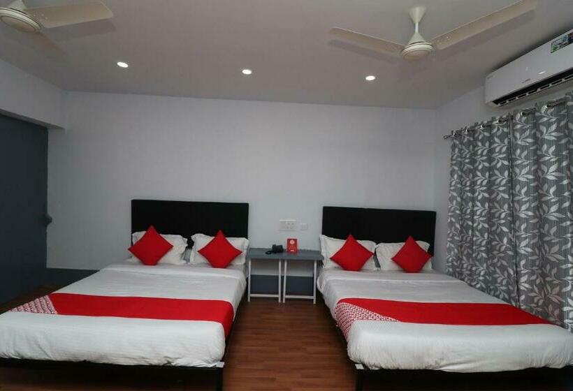 Hotel Vaccinated Staff- Oyo 28262 Signature Homes