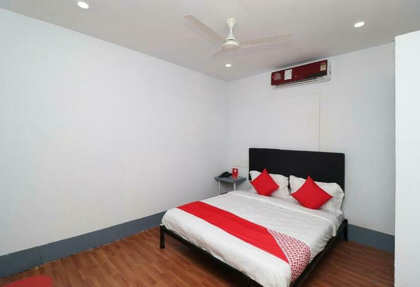 Hotel Vaccinated Staff- Oyo 28262 Signature Homes