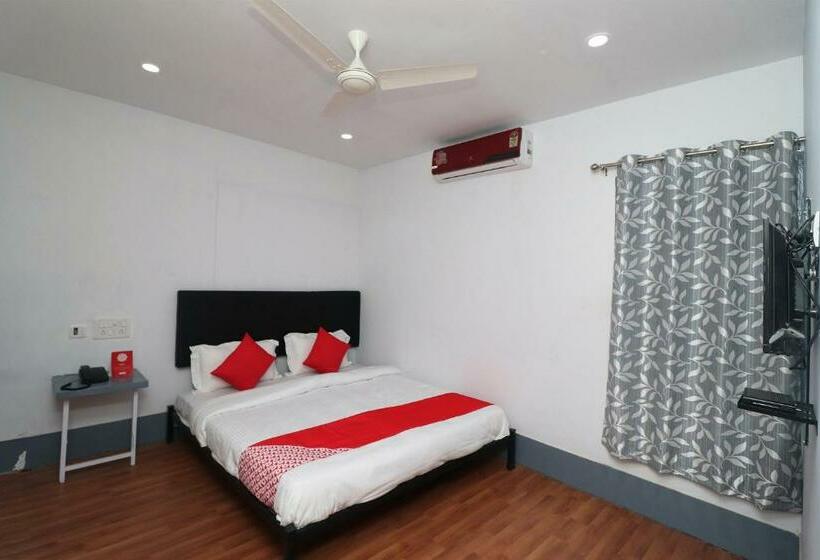 Hotel Vaccinated Staff- Oyo 28262 Signature Homes