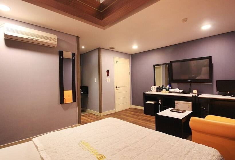 Отель Dongdaegu Station Eastern