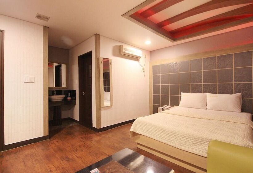 Отель Dongdaegu Station Eastern