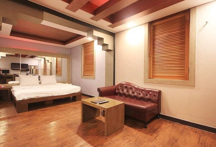 Отель Dongdaegu Station Eastern