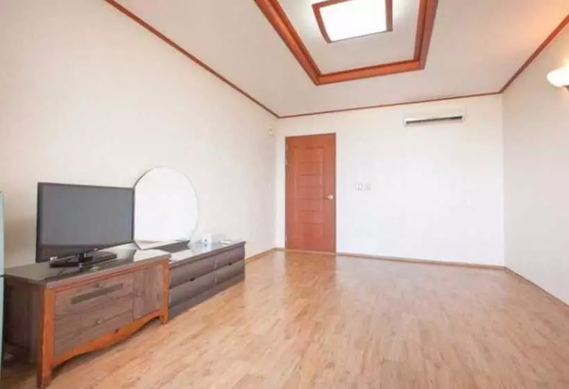 هتل Jeju Badagasuimteo Pension