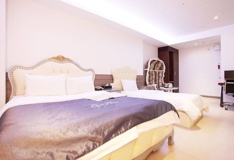 בית מלון כפרי Suwon Yeongtong Bali