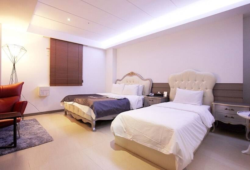 בית מלון כפרי Suwon Yeongtong Bali