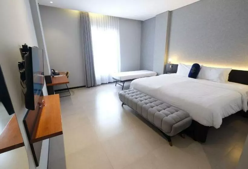 هتل Youstay Semarang By Sinergi