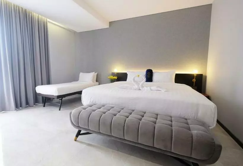 هتل Youstay Semarang By Sinergi