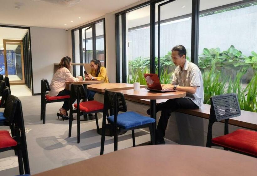 בית מלון כפרי Youstay Semarang By Sinergi