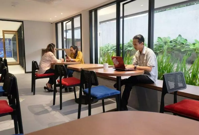 هتل Youstay Semarang By Sinergi