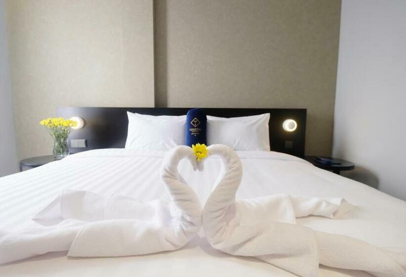 בית מלון כפרי Youstay Semarang By Sinergi