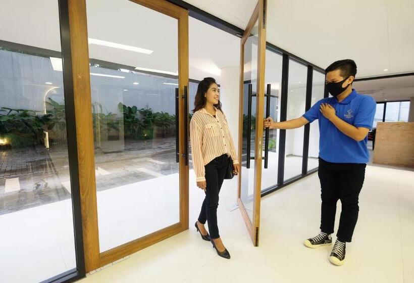 בית מלון כפרי Youstay Semarang By Sinergi