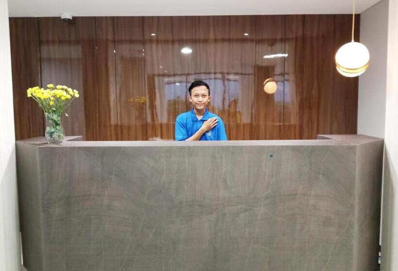 בית מלון כפרי Youstay Semarang By Sinergi