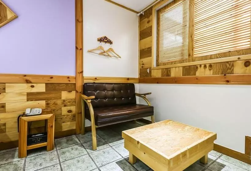 Motelli Eumseong Romy And Julie