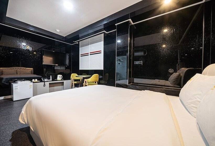 Мотель Gwangju Namjongmyeon Renaissance