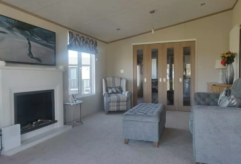 اقامتگاه Lyndale Lodge 18 With Hot Tub By St Andrews