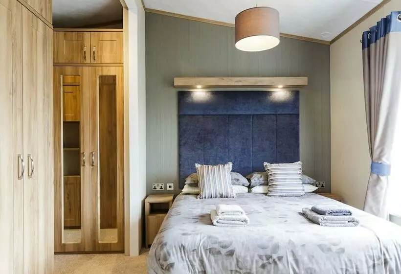 اقامتگاه Lyndale Lodge 18 With Hot Tub By St Andrews