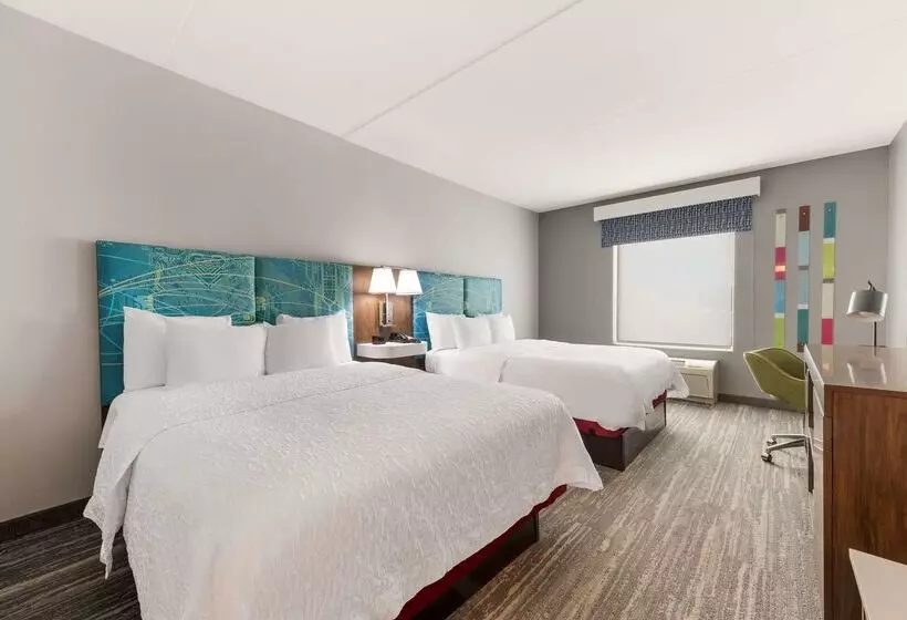 Hampton Inn & Suites Charlotteairport