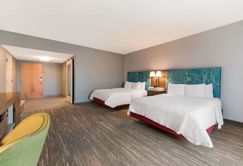 Hampton Inn & Suites Charlotteairport