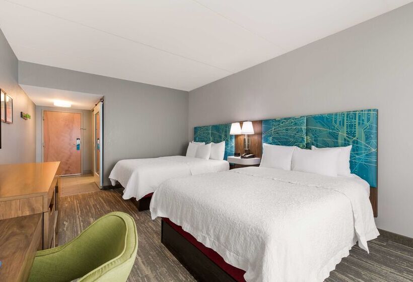 Hampton Inn & Suites Charlotteairport