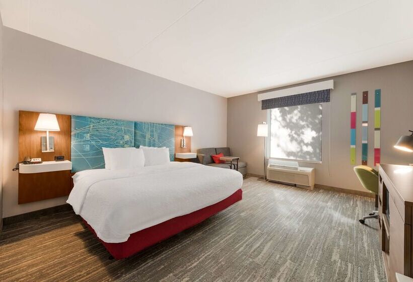 Hampton Inn & Suites Charlotteairport