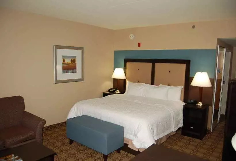 Hampton Inn & Suites Charlotteairport