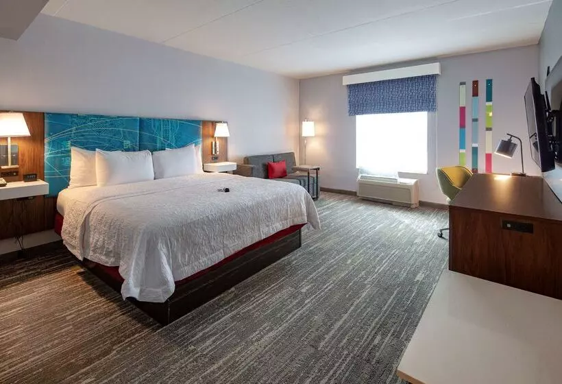 Hampton Inn & Suites Charlotteairport