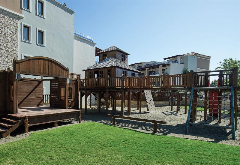 בית מלון כפרי Atlantica Caldera Palace