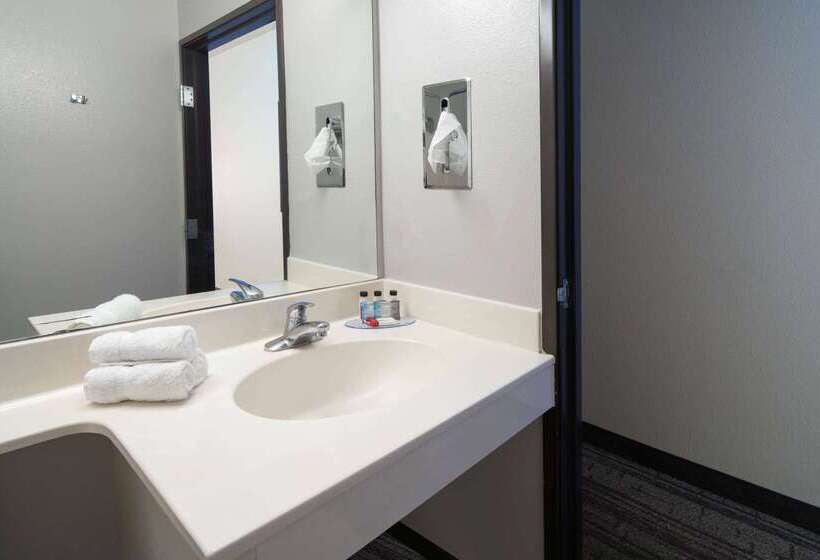 هتل Baymont By Wyndham Las Vegas South Strip