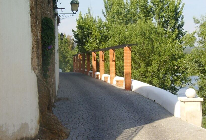 Отель Casa João Chagas Guesthouse, Constância