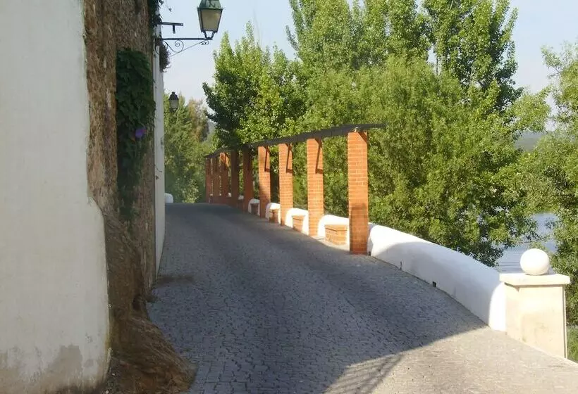 Отель Casa João Chagas Guesthouse, Constância