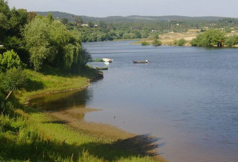 Отель Casa João Chagas Guesthouse, Constância