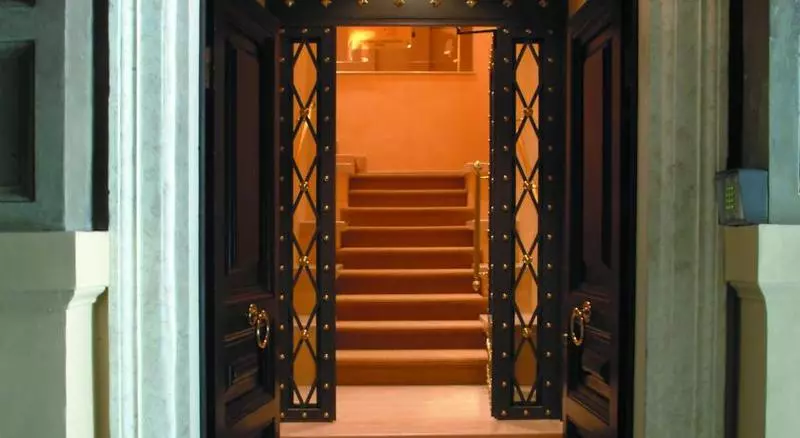 هتل Colosseo Studio Suite