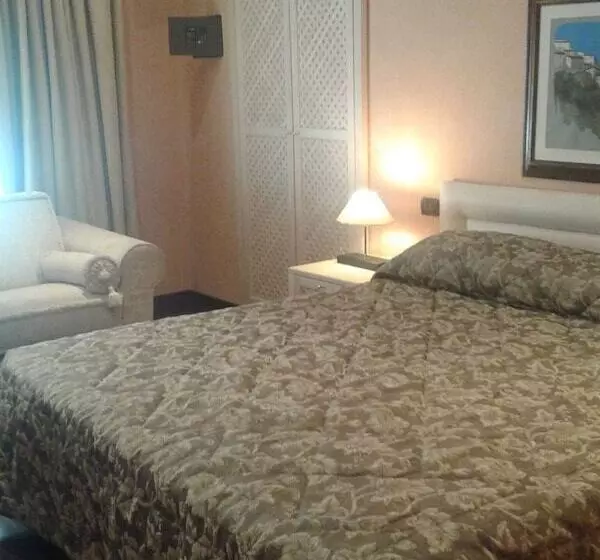 هتل Colosseo Studio Suite