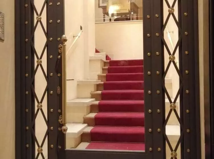 هتل Colosseo Studio Suite