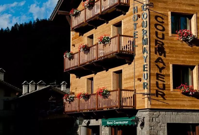ホテル Courmayeur