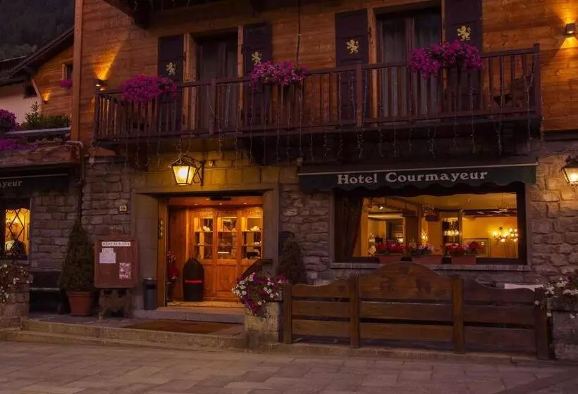 ホテル Courmayeur