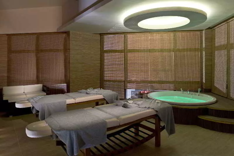 酒店 Kaya Izmir Thermal & Convention