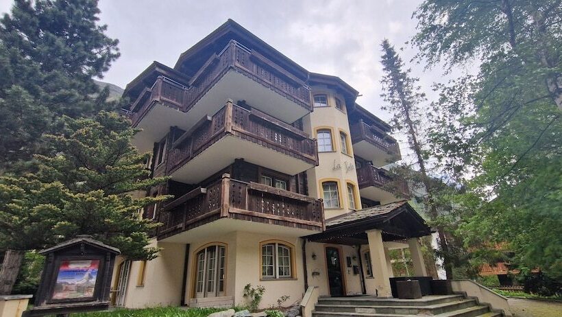 هتل La Perle Apartments