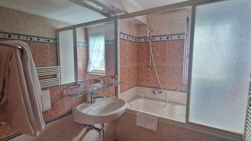 هتل La Perle Apartments