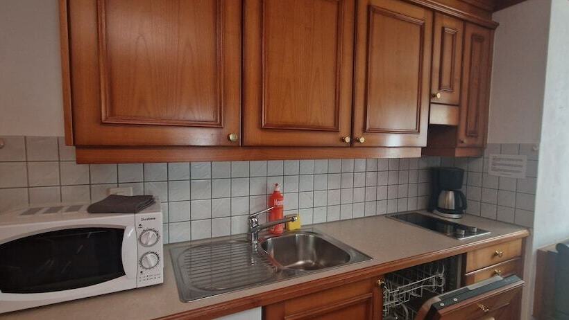 هتل La Perle Apartments