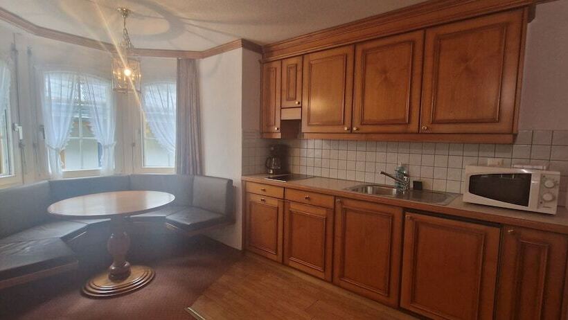 هتل La Perle Apartments