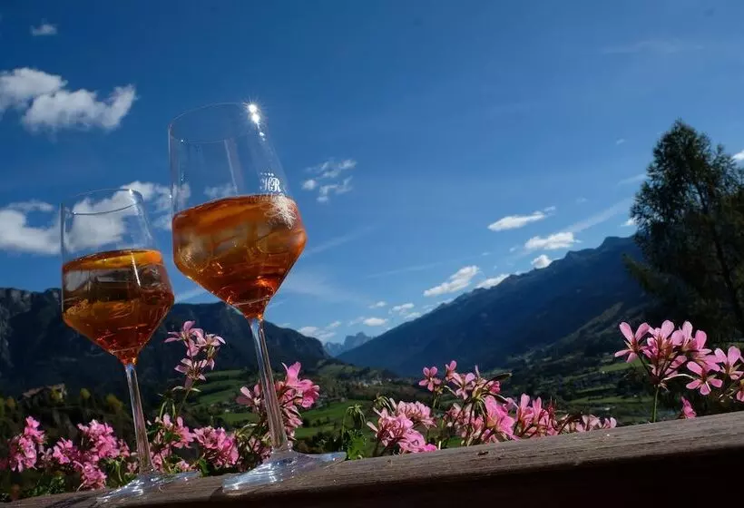 Отель La Roccia Wellness