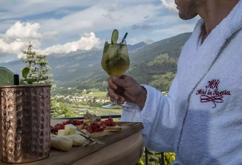 Отель La Roccia Wellness