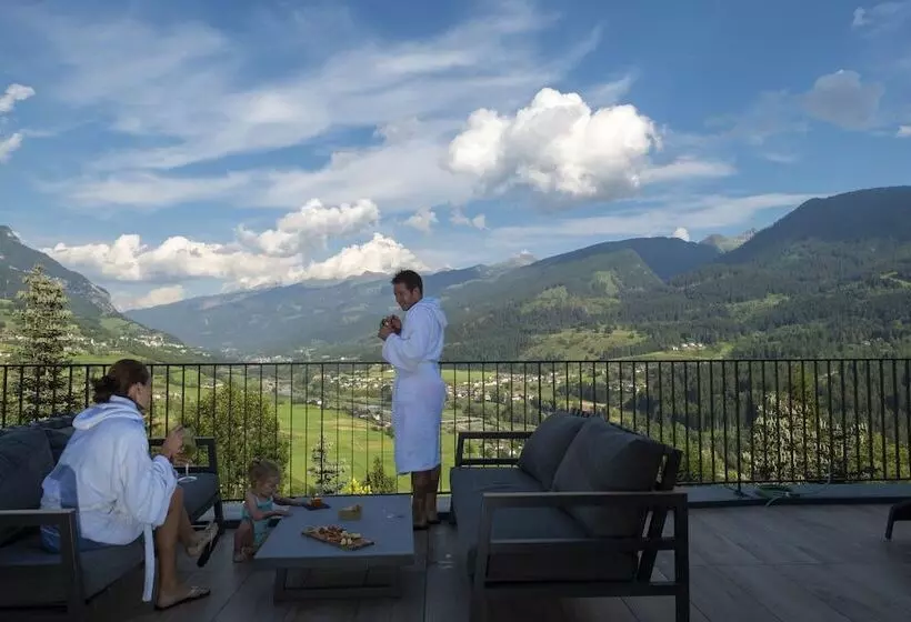 Отель La Roccia Wellness